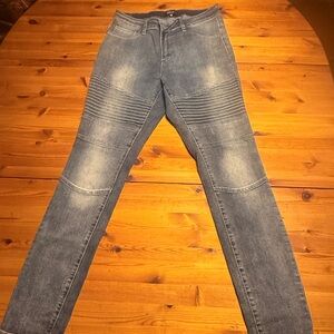 Cello Men's Distressed Gray Skinny Jeans